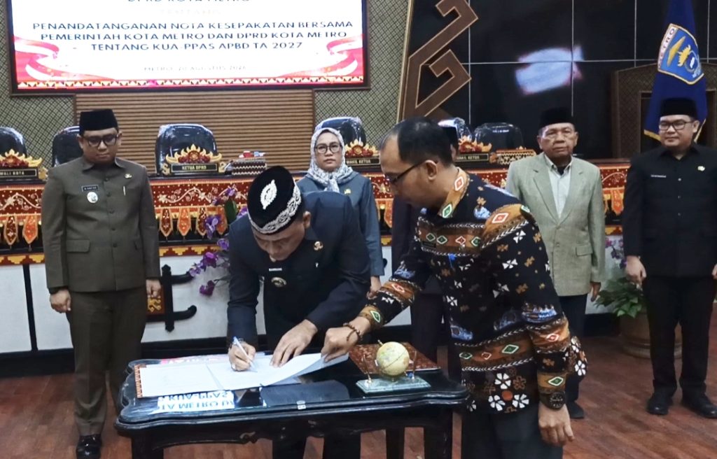 Walikota Hadiri ‎Rapat Paripurna DPRD Kota Metro Penandatanganan Nota Kesepakatan bersama tentang KUA-PPAS APBD TA 2027