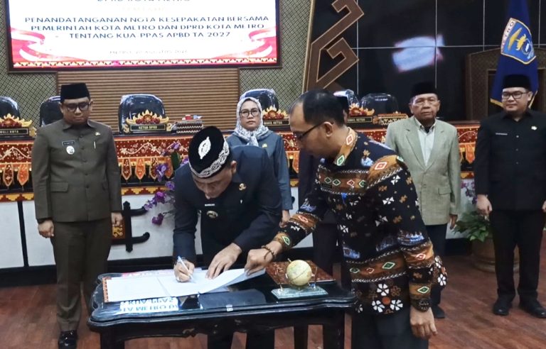 Walikota Hadiri ‎Rapat Paripurna DPRD Kota Metro Penandatanganan Nota Kesepakatan bersama tentang KUA-PPAS APBD TA 2027